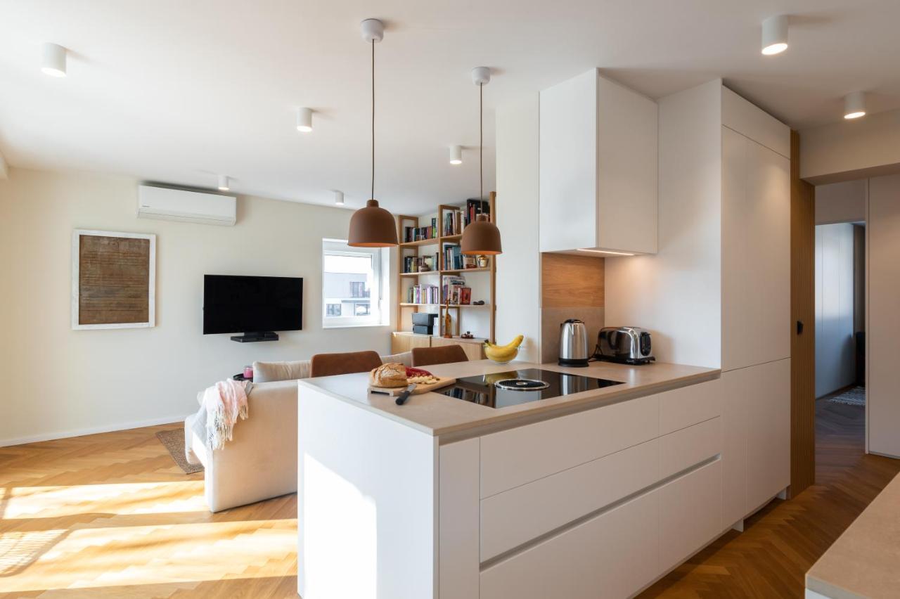 Canopy Apartment Ljubljana Bagian luar foto