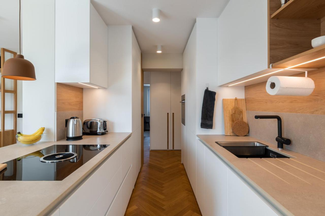 Canopy Apartment Ljubljana Bagian luar foto