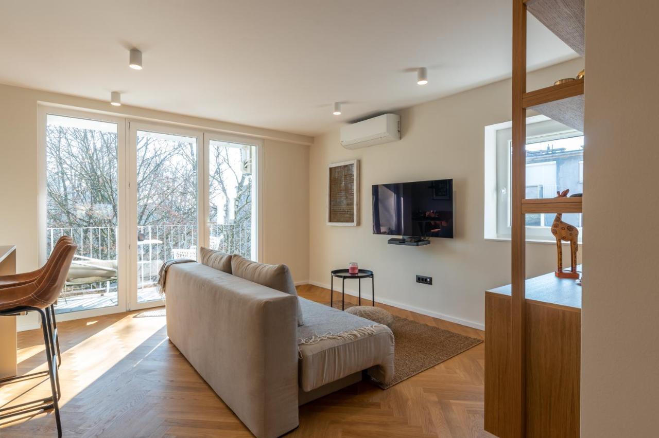Canopy Apartment Ljubljana Bagian luar foto
