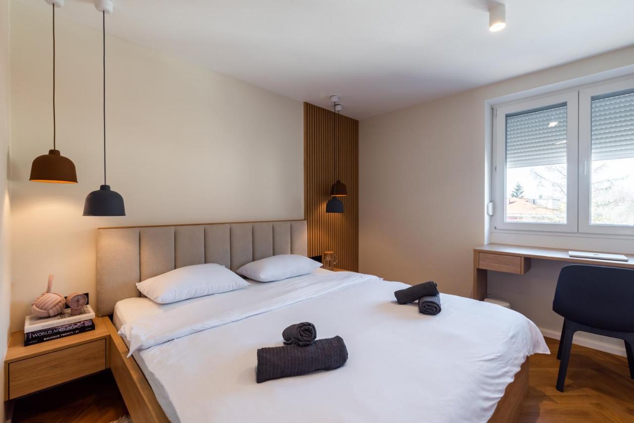 Canopy Apartment Ljubljana Bagian luar foto