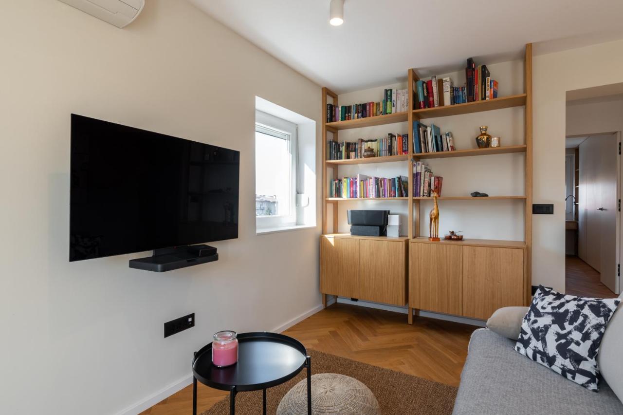 Canopy Apartment Ljubljana Bagian luar foto