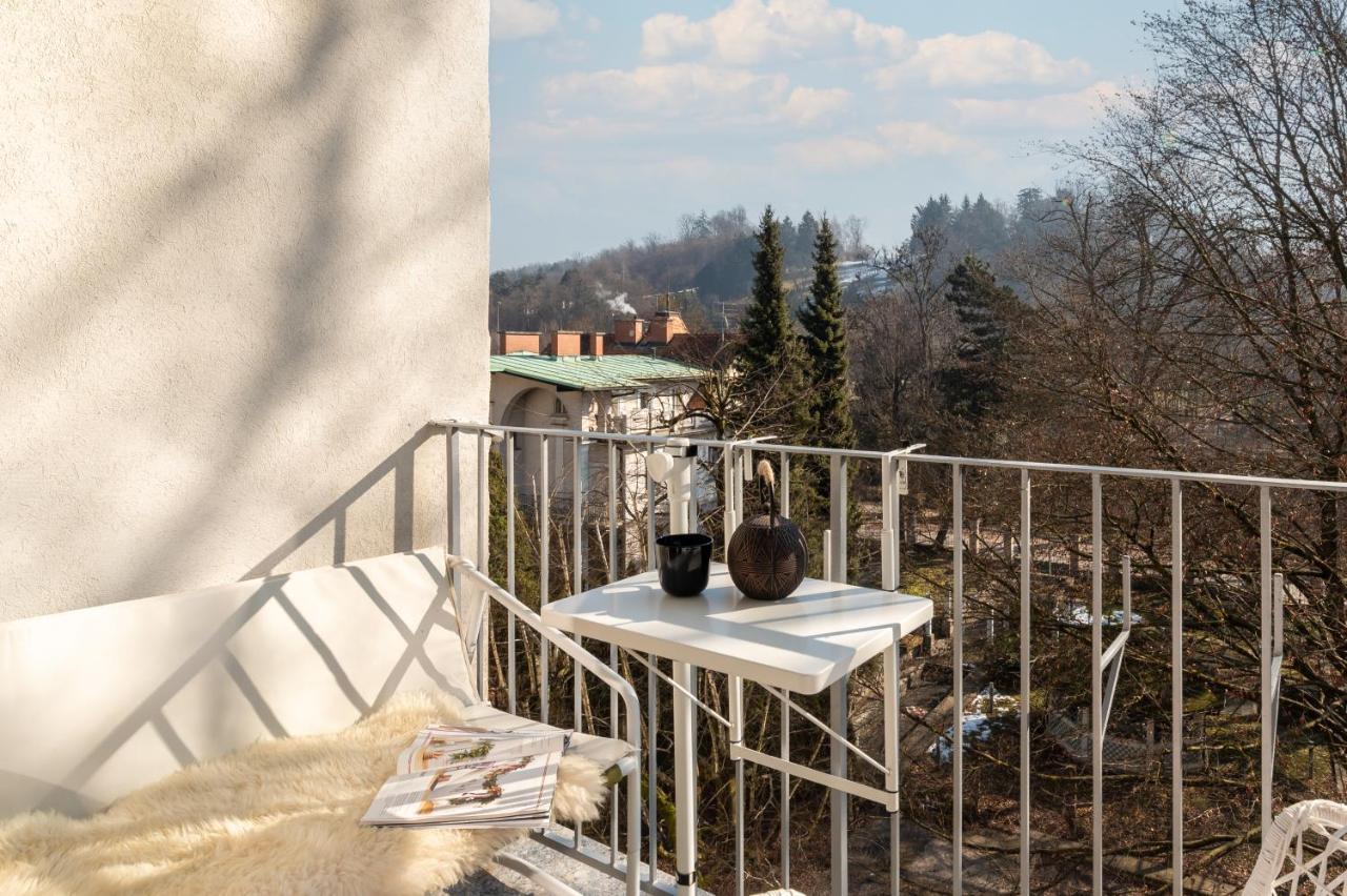 Canopy Apartment Ljubljana Bagian luar foto
